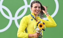Der dreifachen Kanuslalom-Olympiasiegerin Jessica Fox ist ein Tumor aus ihrer linken Niere ...