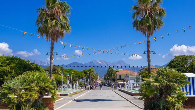 Giorgio Armani hat einen Club in Forte dei Marmi gekauft.