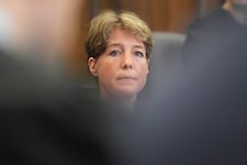 Wegen der Entführung ihrer Kinder sitzt Christina Block auf der Anklagebank. Ein Mitangeklagter ...