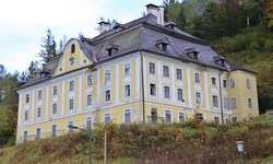 2014 wurde das Amtsgebäude der Salinen verkauft. Der Bau eines Hotels ist nun in weite Ferne ...