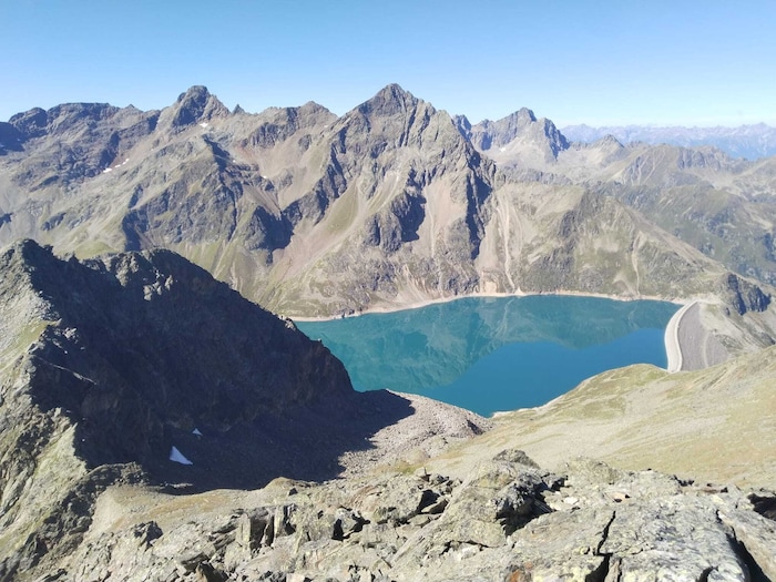 Der Finstertaler Stausee ist Blickfang während der Tour.