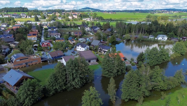 Seekirchen wartet schon lange auf einen Hochwasserschutz. Erst im vergangenen September standen ...