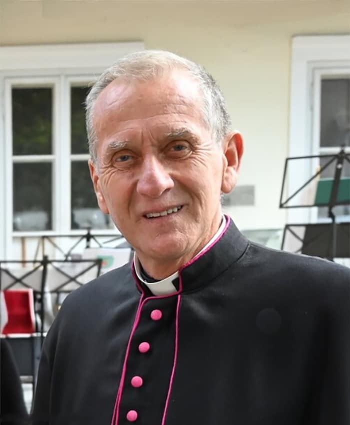 Emmanuel Remo Longin ist ein beliebter Priester – und feiert nun!