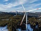 Die Windräder auf der Steinberger Alpe laufen schon, insgesamt soll‘s maximal 50 geben.