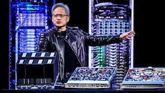 Nvidia-CEO Jensen Huang, der bei öffentlichen Auftritten gerne Lederjacke trägt, ist ...