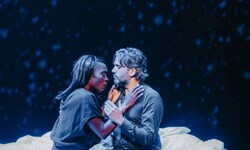 Liebe unter Sternen: Jeanine De Bique (Télaïre) und Reinoud van Mechelen (Castor).