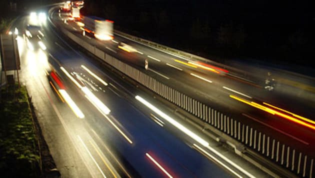 Auf der Inntalautobahn wurde die rasende Drogenlenkerin gestoppt (Symbolbild).