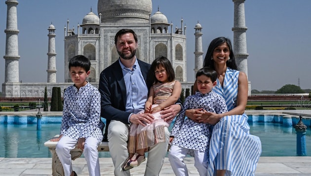 JD und Usha Vance mit ihren ersten drei Kindern