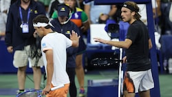 Stefanos Tsitsipas (re.) war richtig sauer.