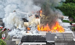 Die Firma in Mattighofen stand in Vollbrand.
