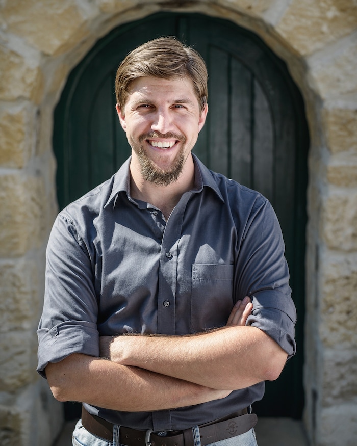 Stefan Zehetbauer serviert mit einem Cabernet Franc Ried Steinberg.