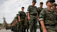 Hunderttausenden russischen Soldaten, die gegen die Ukraine gekämpft haben, droht ein ...