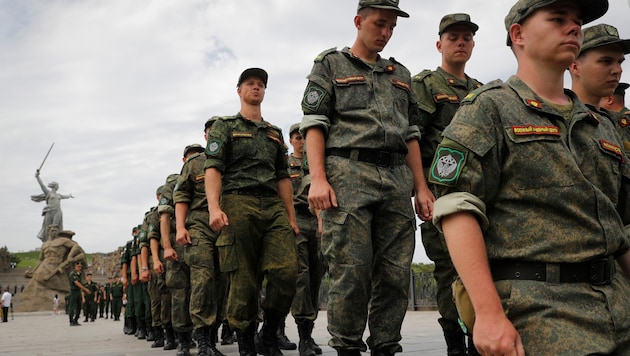 Die so hohe Anzahl an Soldaten könnte ein Anzeichen für einen großangelegten Angriff der Russen ...