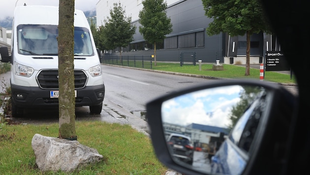 Seit gefühlten Ewigkeiten parkt dieser Bus in Mühlau-Arzl.