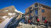 Die Erzherzog Johann Hütte unterhalb des Großglockners ist längst zum Sinnbild für all jene ...
