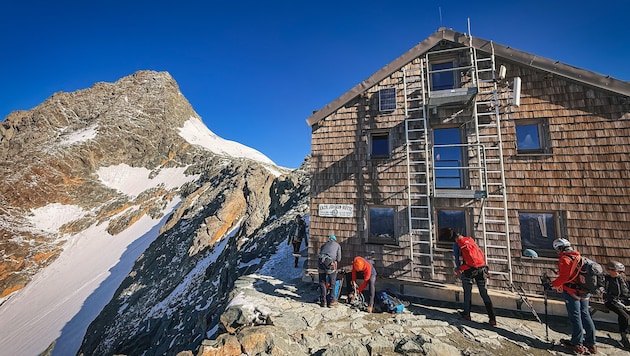 Die Erzherzog Johann Hütte unterhalb des Großglockners ist längst zum Sinnbild für all jene ...