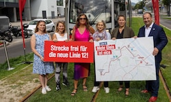 Im Bild von links nach rechts: Gemeinderätin Angelika Pipal-Leixner (Neos), Wiener Linien-Chefin ...