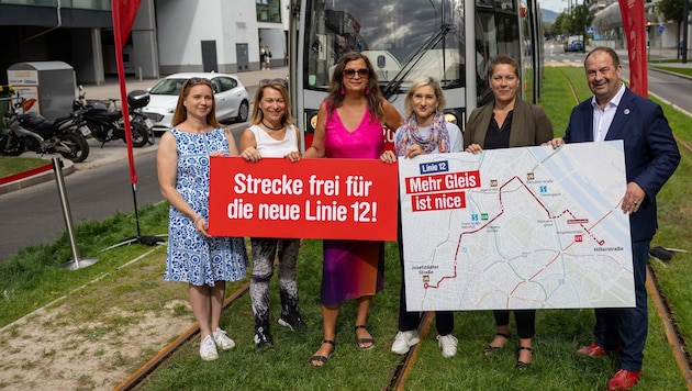Im Bild von links nach rechts: Gemeinderätin Angelika Pipal-Leixner (Neos), Wiener Linien-Chefin ...