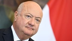 Schwierige Aufgabe: Kanzler Stocker und seine Regierung müssen sparen.