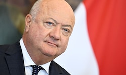 Schwierige Aufgabe: Kanzler Stocker und seine Regierung müssen sparen.
