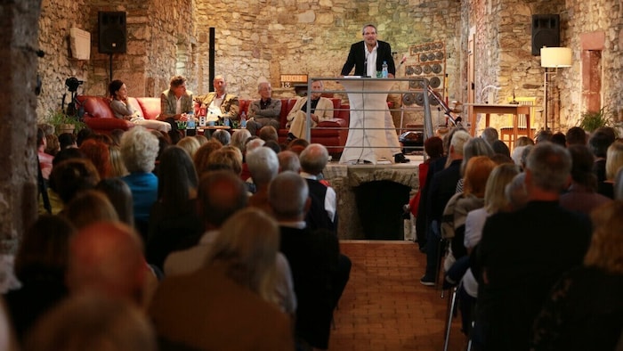 Der Verein vereint Menschen und die Liebe zur Kultur und Literatur.