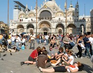Für viele Urlauber auf dieser Welt ist Venedig eine absolute Traumdestination – die Einwohner ...