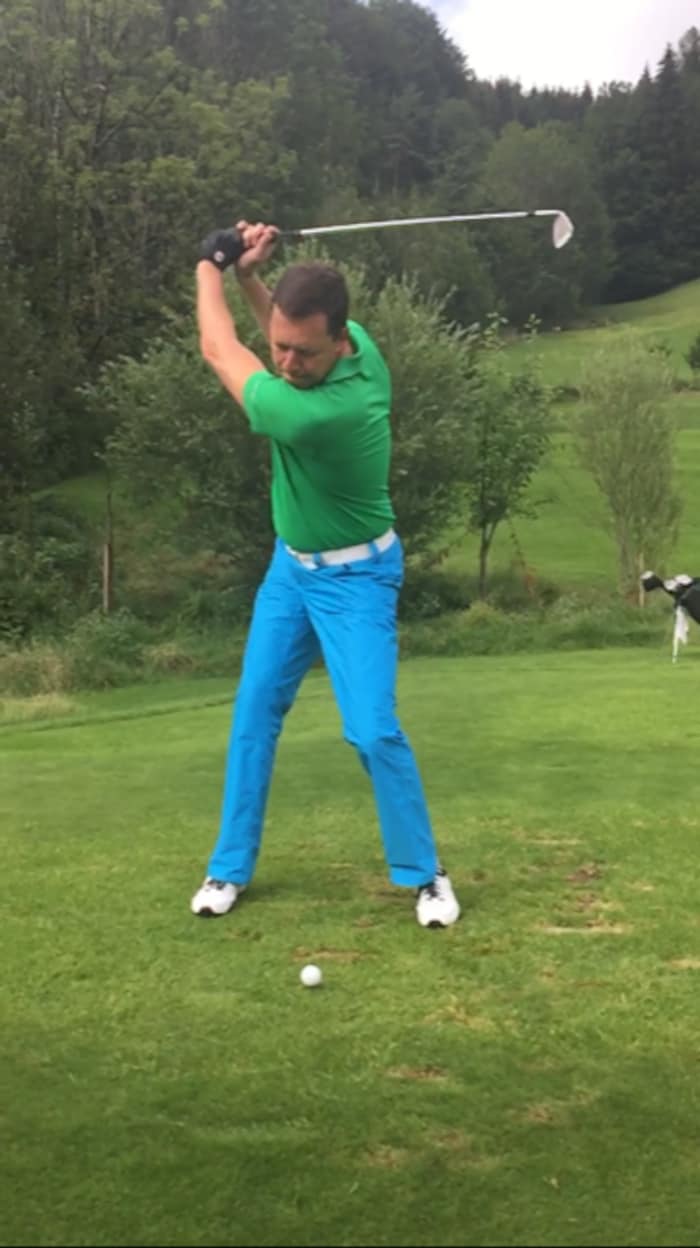 Um auch im fortgeschrittenen Alter fit zu bleiben, hält Kristan sich mit Golf mit.