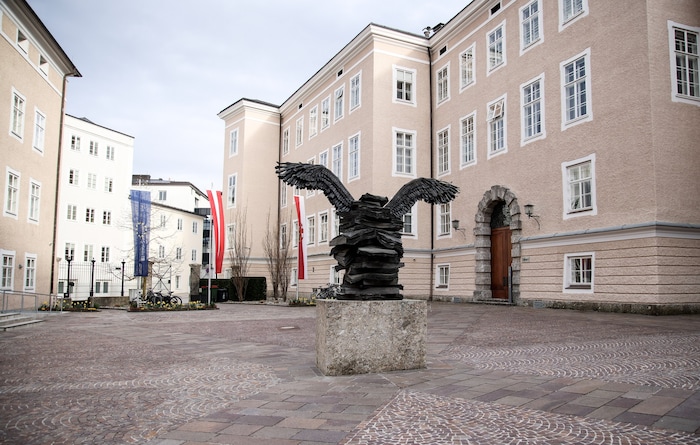 Gleich einige Postenbesetzungen im Chiemseehof stehen an.