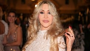Ex-Porno-Star Dolly Buster muss den Tod ihres Gatten verkraften.