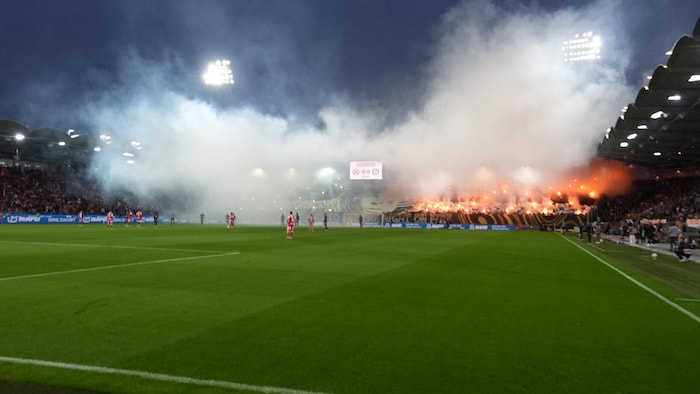 Beim Derby zuletzt waren über 16.000 Fans im Stadion – es verlief großteils friedlich.