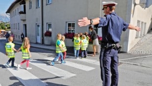 Sichtbar und sicher auf dem Weg zur Schule: Ziele, die Erwachsenen wichtig sein müssen.