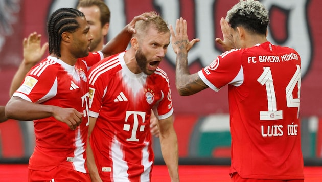 Konrad Laimer (mi.) will mit den Bayern auch heute jubeln.