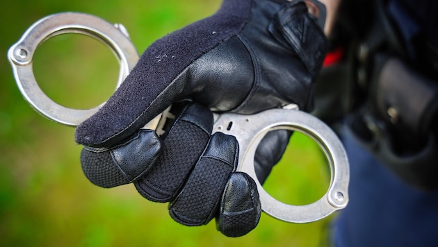 Für den 40-Jährigen klickten die Handschellen.