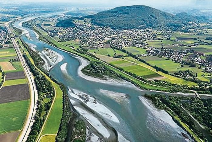 Der Rhein soll durch den Umbau im Zuge von Rhesi für ein dreihundertjähriges Hochwasser gerüstet ...