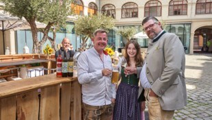 Michael Zotter (links) ist Geschäftsführer des Steingartens – Johannes Sinemus beliefert mit ...