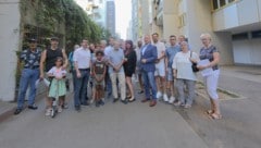 Die betroffenen Mieter, Unterstützung kommt von der FPÖ und Wohnbausprecher Michael Niegl ...