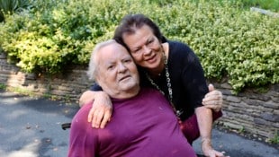 Ulrike und Peter L. wurden in ihrem Haus von drei Unbekannten überfallen.
