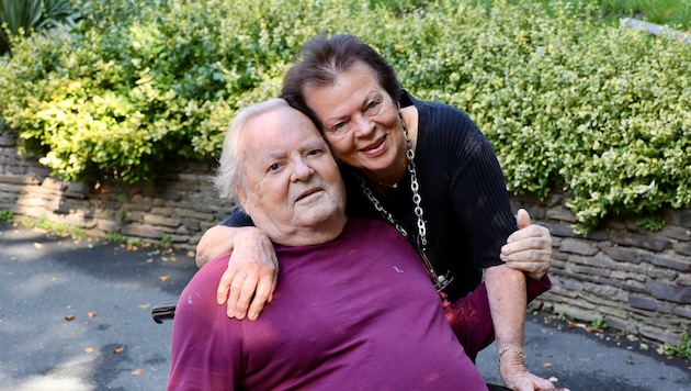 Ulrike und Peter L. wurden in ihrem Haus von drei Unbekannten überfallen.