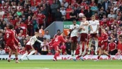 Dominik Szoboszlai (links) traf sehenswert zum 1:0 für Liverpool.