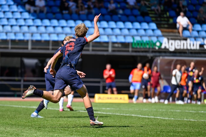 Der FC Liefering konnte am Sonntag zum Abschluss der fünften Runde nach einem starken Finish ...