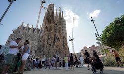 Die monumentale Basilika Sagrada Familia des katalanischen Architekten Antoni Gaudí gilt als ...