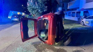 Eine Frau musste über den Kofferraum geborgen werden.