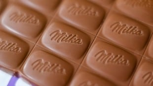 Die Verbraucherzentrale Hamburg hat Milka als „Mogelpackung des Monats“ ausgezeichnet, weil die ...