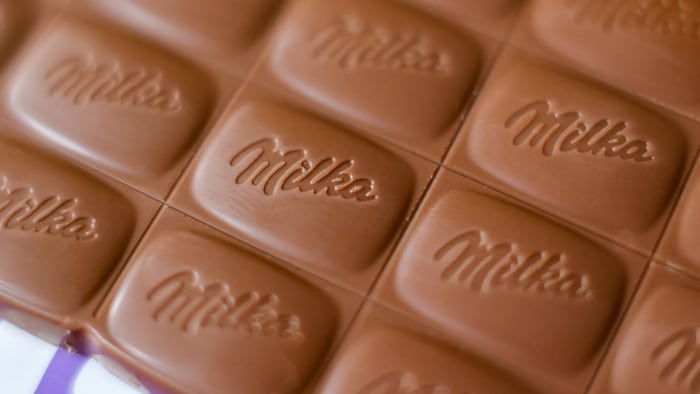 Die Verbraucherzentrale Hamburg hat Milka als „Mogelpackung des Monats“ ausgezeichnet, weil die ...