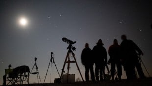 Am Sonntag hat man die seltene Chance, eine totale Mondfinsternis zu beobachten.