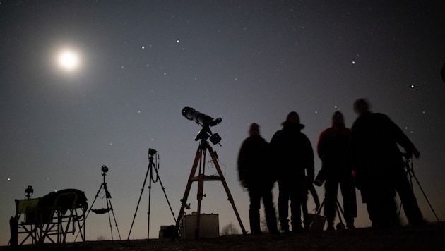 Am Sonntag hat man die seltene Chance, eine totale Mondfinsternis zu beobachten.