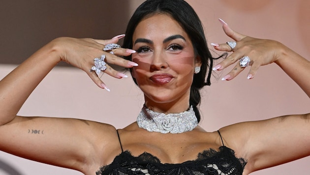 Mehr Glitzer geht wohl kaum! Ronaldos Verlobte Georgina Rodríguez hat in Venedig mit ihrem ...