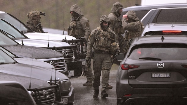 Die Polizei fahndet noch immer nach dem Schützen.