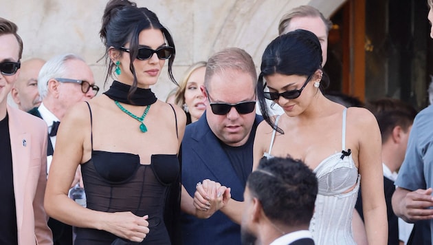 Kendall Jenner, hier mit Schwester Kylie Jenner bei der Hochzeit von Jeff Bezos in Venedig, ...
