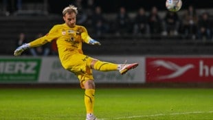 Keeper Maximilian Lang stand auch in der zweiten Liga beim FC Dornbirn im Tor, in Bizau beweist ...